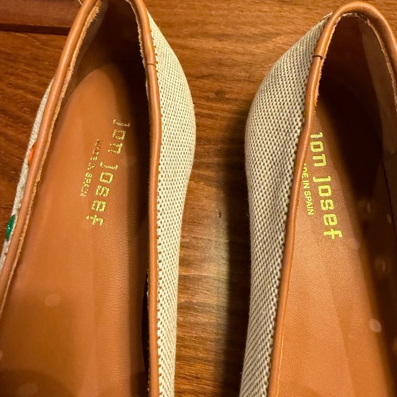 NWOT Jon Josef Tan Flat Loafers w/ multicolor Grommets Size 9.5 MSRP $225 - Picture 13 of 13